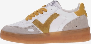 Sneaker bassa 'Sneakers Victoria' di Victoria Shoes in giallo: frontale