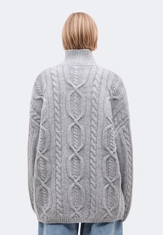 Karo Kauer Pullover in Grau