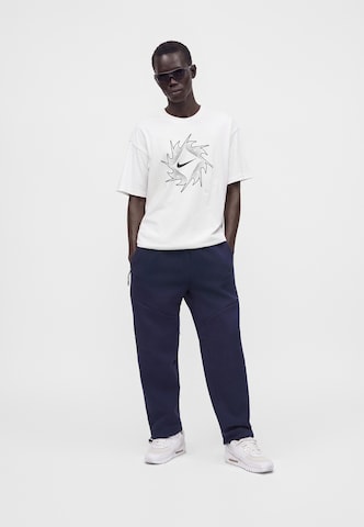 Nike Sportswear - Camiseta en blanco