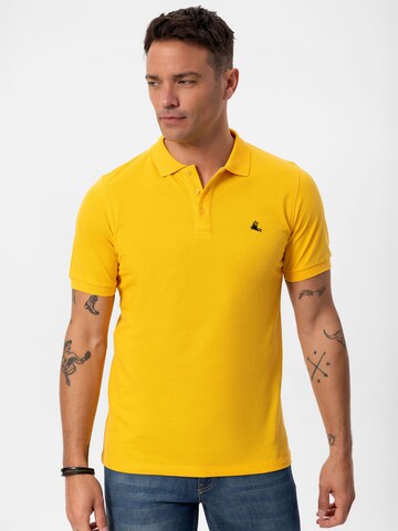 Daniel Hills - Camisa em amarelo