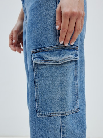 EDITED Wide Leg Cargojeans 'Nalu' i blå