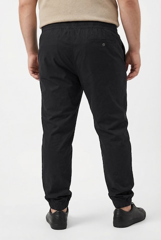 Men Plus Tapered Broek in Zwart