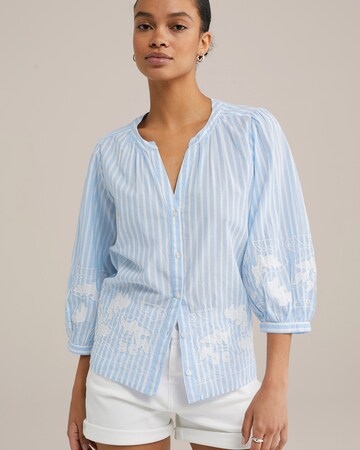WE Fashion Blouse in Blue: front