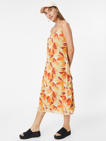 Rochie de vară de la Trendyol pe portocaliu