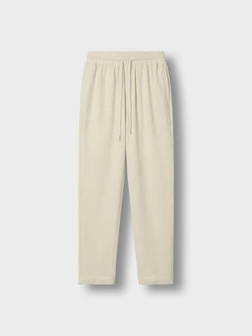 Burocs Regular Pants in Beige: front
