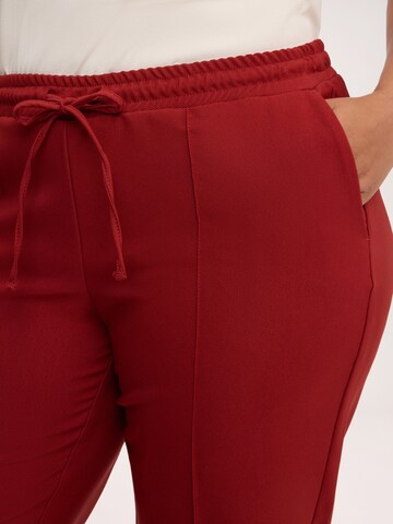 Fiorella Rubino - Slimfit Pantalón en rojo