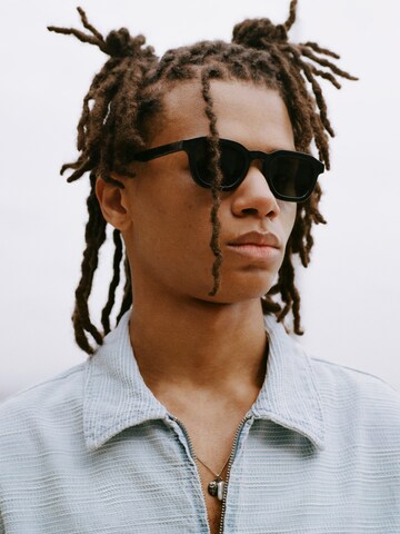 Pull&Bear Sunglasses in Black
