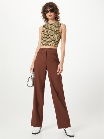 Wide leg Pantaloni con piega frontale di Monki in marrone