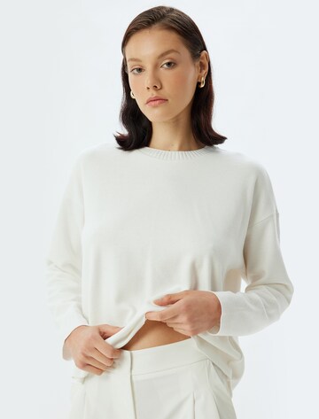 Koton Sweatshirt in Weiß: Vorderseite