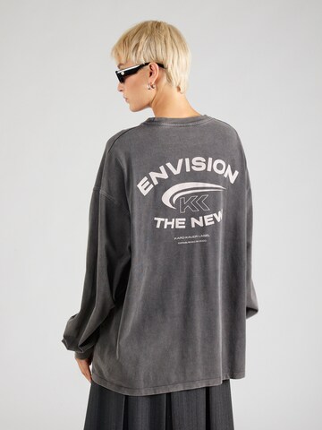 Karo Kauer Shirt 'Envision' in Grau: Vorderseite