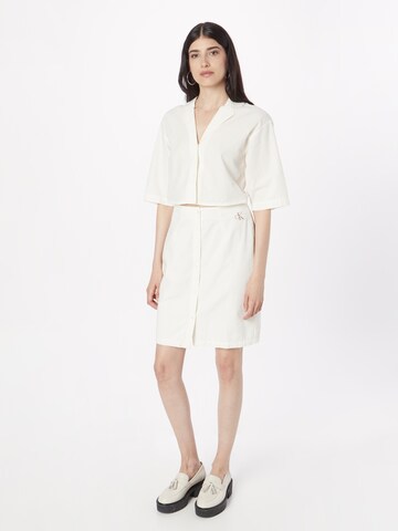 balta Calvin Klein Jeans Palaidinės tipo suknelė: priekis
