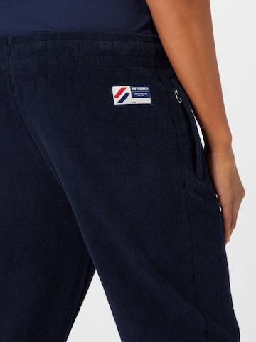 Effilé Pantalon Superdry en bleu