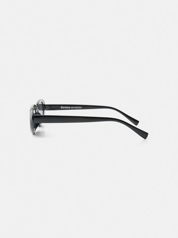 Lunettes de soleil Bershka en noir