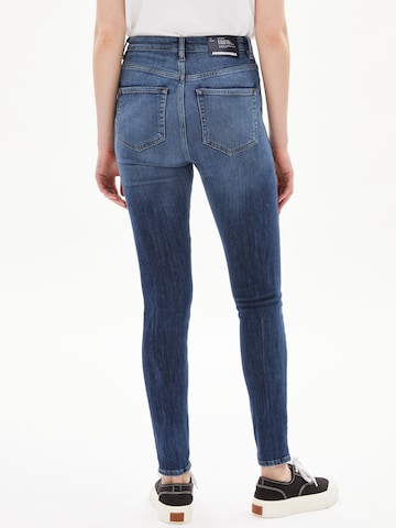 Skinny Jeans 'Inga' de la ARMEDANGELS pe albastru