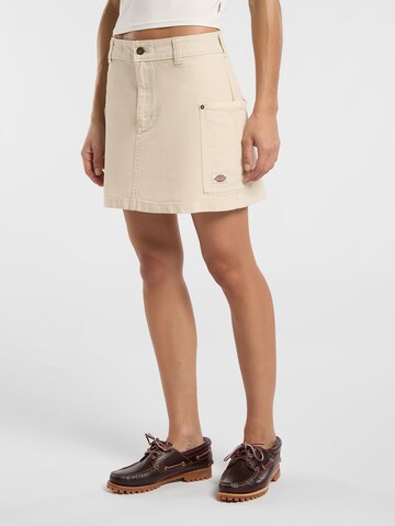 DICKIES - Falda 'RIVER RANCH' en blanco