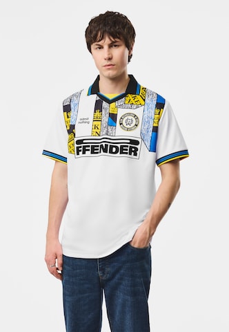 Weekend Offender Shirt in White: front
