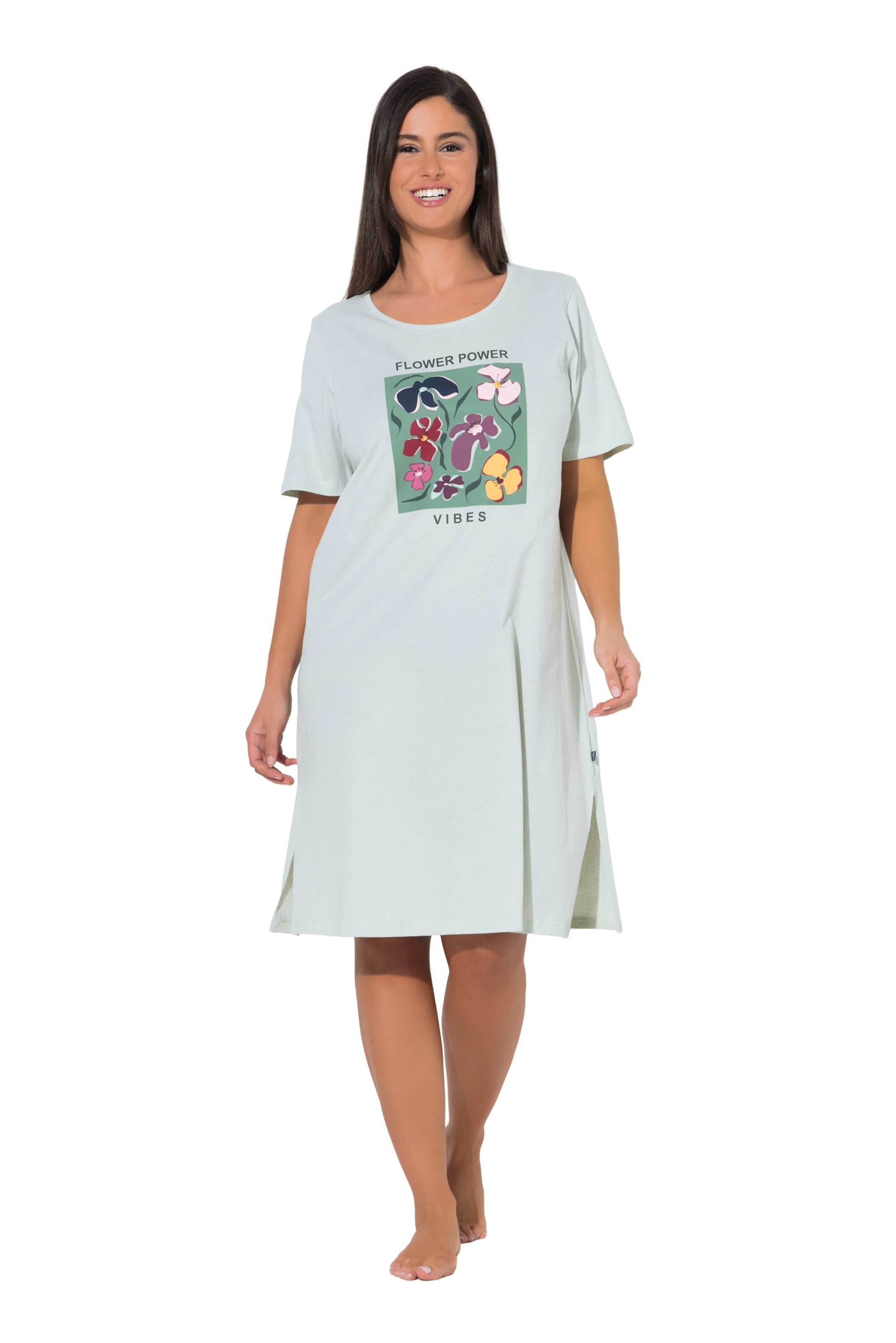 Ulla Popken Nightgown in Green: front