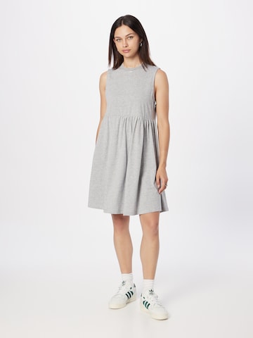 Sublevel - Vestido en gris: frente