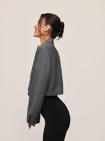 A LOT LESS Blazer 'Helene' in Grey