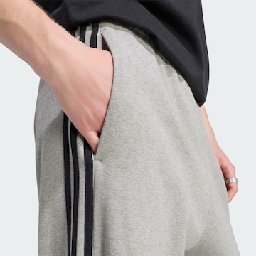 ADIDAS SPORTSWEAR Tapered Sportbroek 'Essentials' in Grijs