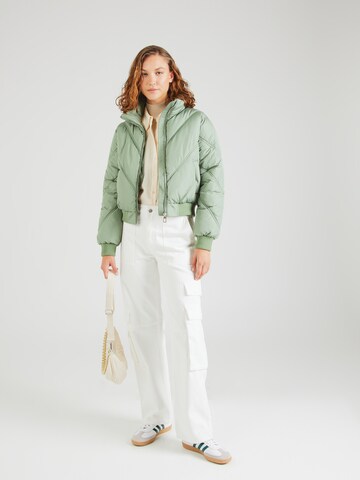 ONLY Between-Season Jacket 'ONLTamara' in Green