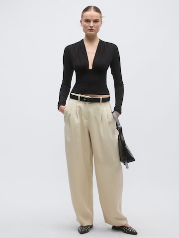 Loosefit Pantaloni con pieghe 'Esteriane' di MSCH COPENHAGEN in beige