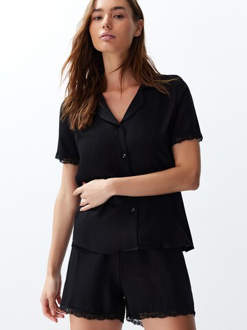 Trendyol Pizsama - fekete: elől