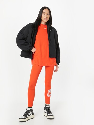 Nike Sportswear Póló 'Essential' - piros
