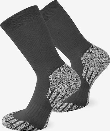 normani Athletic Socks in Black: front