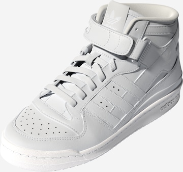 Sneaker alta 'Forum' di ADIDAS ORIGINALS in bianco: frontale