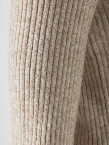 Bershka Pullover in Beige