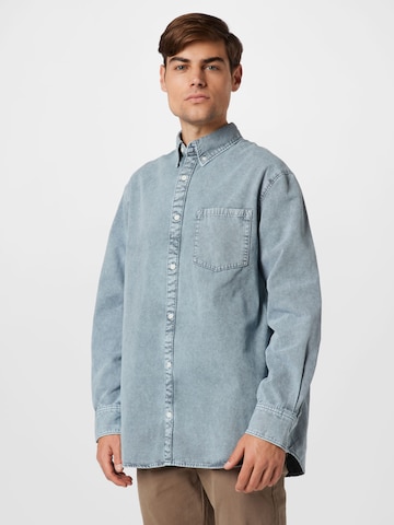 WEEKDAY Comfort fit Button Up Shirt 'Malcon' in Blue: front