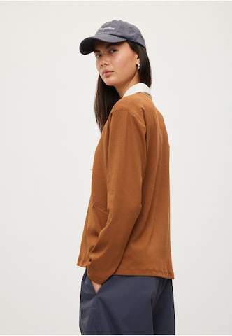 rethinkit studios Shirt 'Elevate' in Bruin