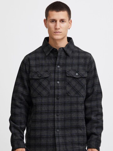 INDICODE JEANS - Casaco meia-estação ' Valde ' em cinzento: frente