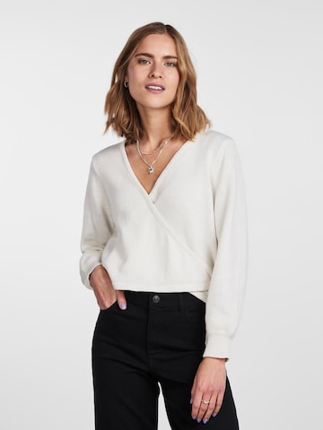 Cardigan 'RISTA' Pieces Petite en blanc : devant