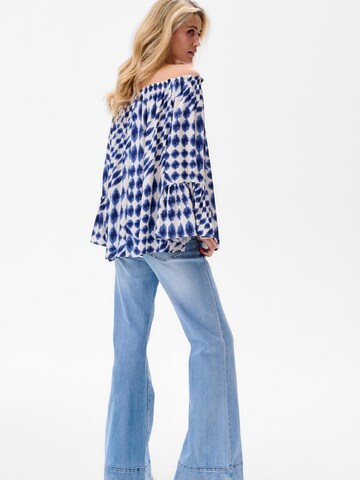 Blue Shadow Bluse‌‌‌ in Blau
