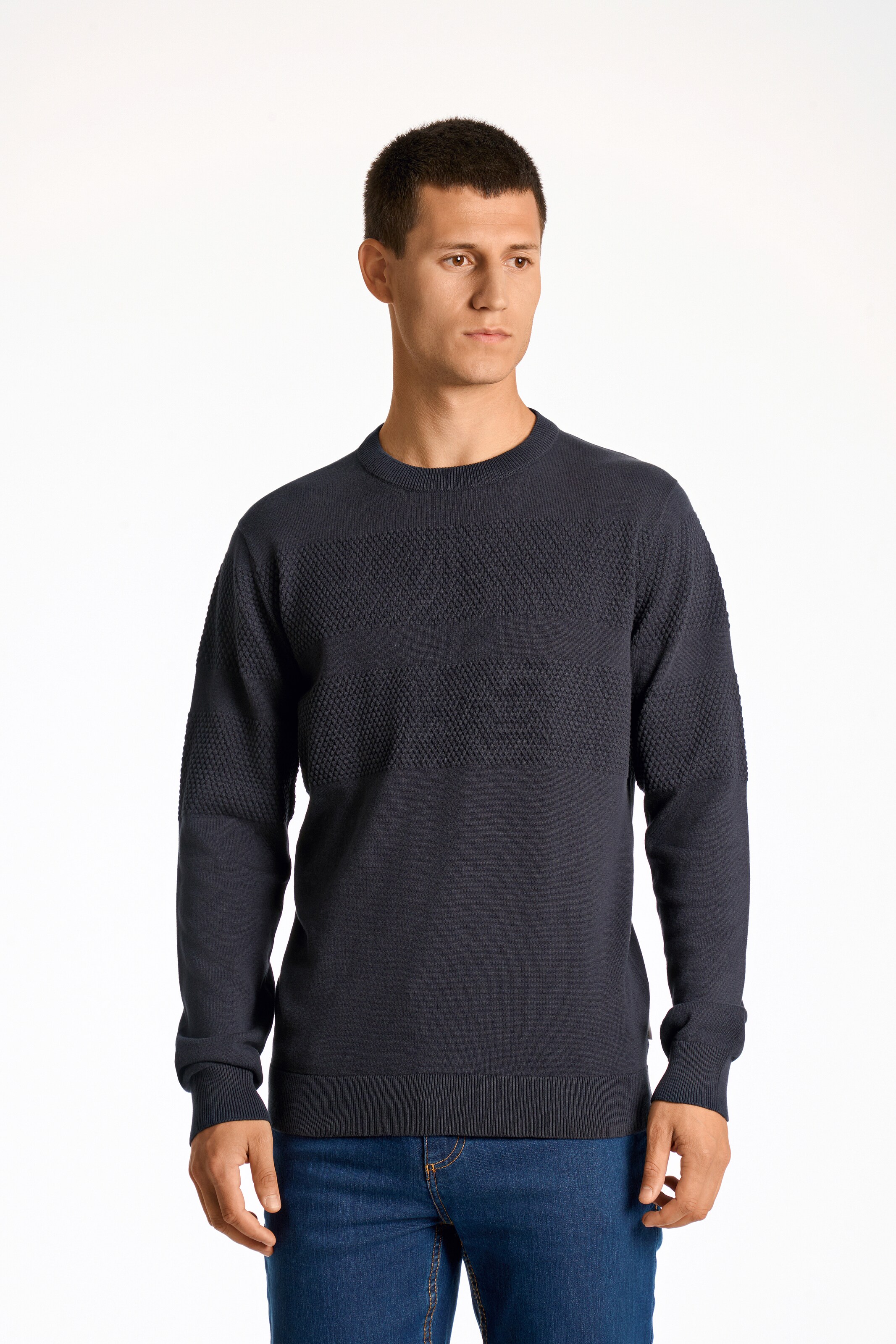 Lindbergh Sweater in Blue: front