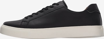 CALL IT SPRING Rövid szárú sportcipők 'TRABUCO' - fekete: elől