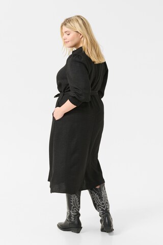 Robe-chemise 'Ellinor' KAFFE CURVE en noir