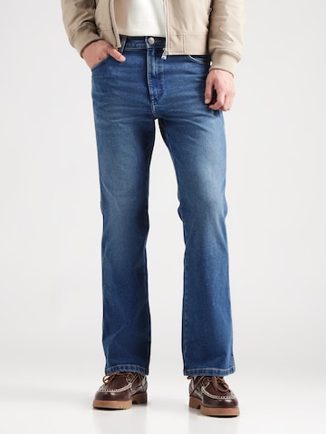 regular Jeans di WRANGLER in blu: frontale