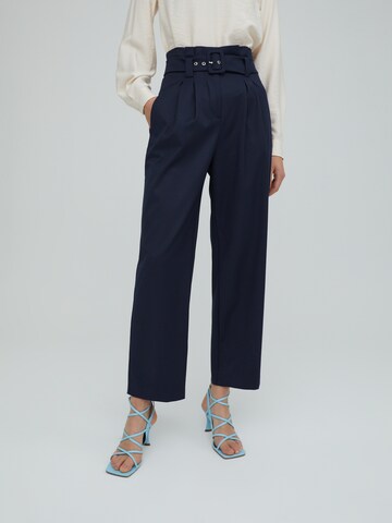 EDITED Wide leg Broek 'Mya' in Blauw: voorkant