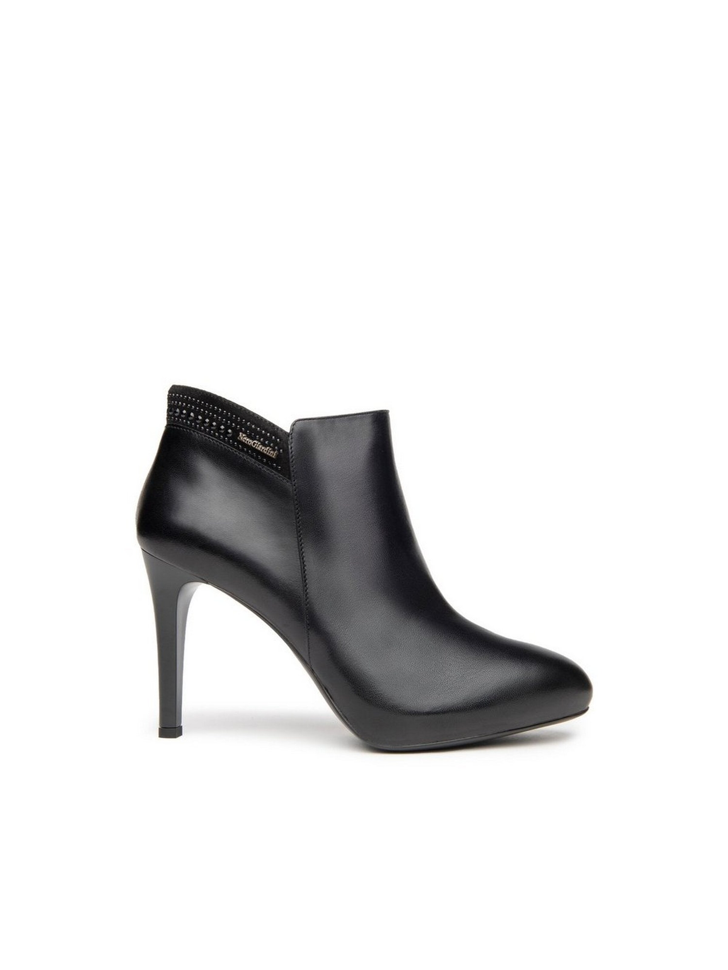 Boots 'I013461DE' di Nero Giardini in nero: frontale