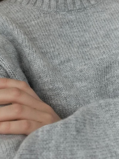 Hiccup Pull-over oversize en gris clair, Vue avec produit