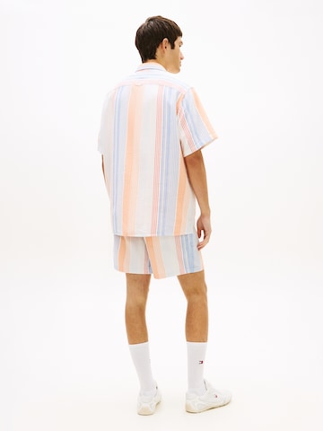 Tommy Jeans Comfort fit Koszula w kolorze biały