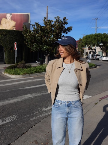 noar studios Φθινοπωρινό και ανοιξιάτικο μπουφάν σε καφέ