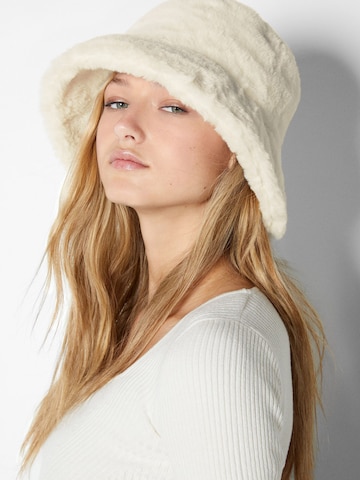 Bershka Hatt i beige