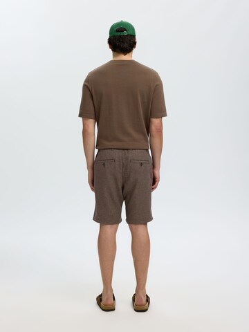 Regular Pantalon 'SLHBrody' SELECTED en marron