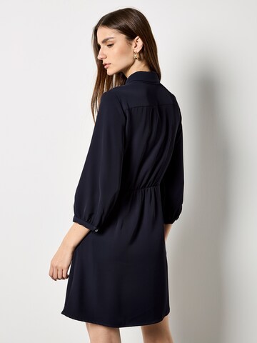 Apricot Jurk ' ' in Blauw