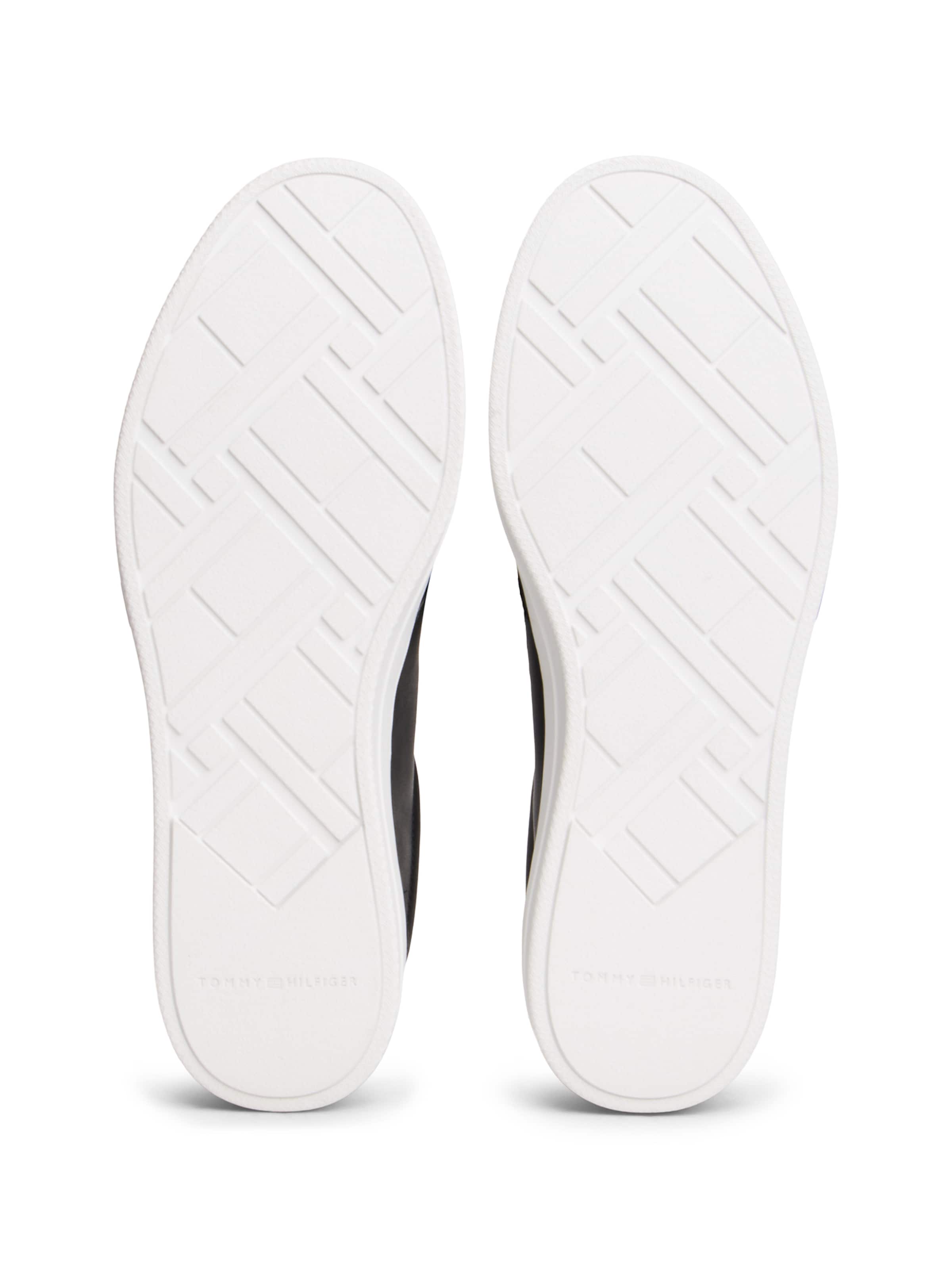 Sneaker low de la TOMMY HILFIGER pe negru