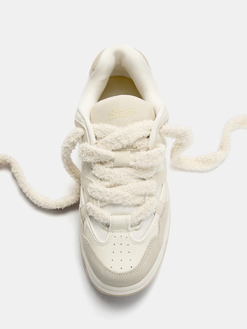 Pull&Bear Sneaker in Beige